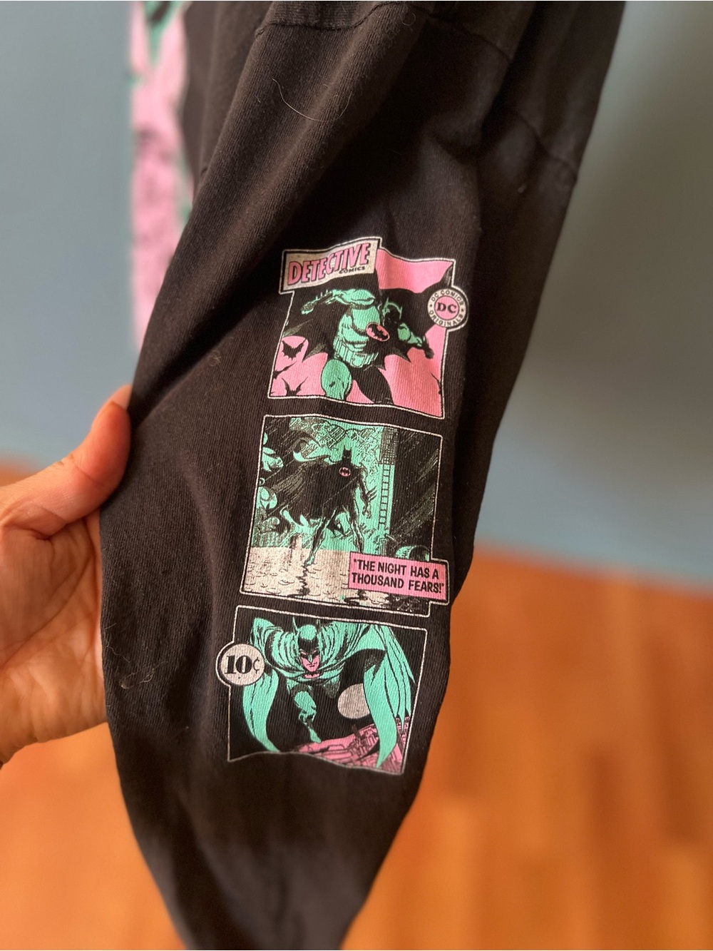 DC Comics Batman Long-Sleeve Tee in Black with Pink & Mint Graphic 100% cotton - Picture 3 of 6